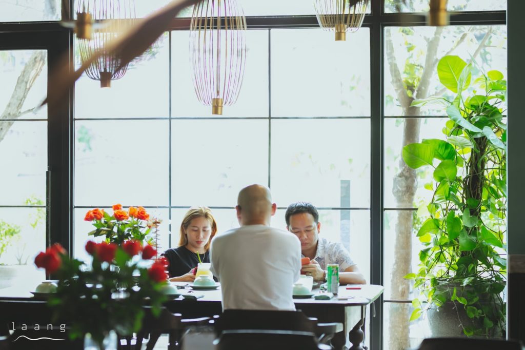 Nhà hàng có không gian cho bạn bè