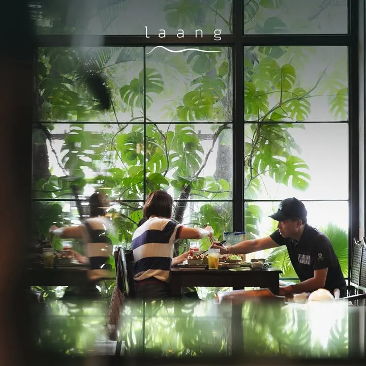 Ly nước mát thanh khiết đón ngày mới